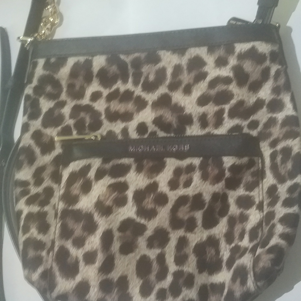 Michael Kors Jet Set Travel Messenger Bag